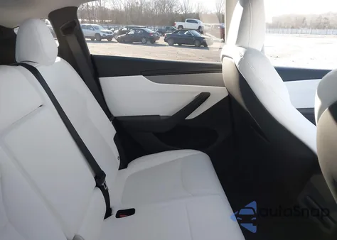 2026 Tesla Model Y Premium Rear-Wheel Drive/Standard Rear-Wheel Drive from USA, damaged, VIN 7SAYGDED6TA491861